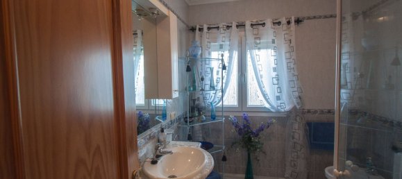 Villa de 4 dormitorios en Estepona, Spain No. 137148 4