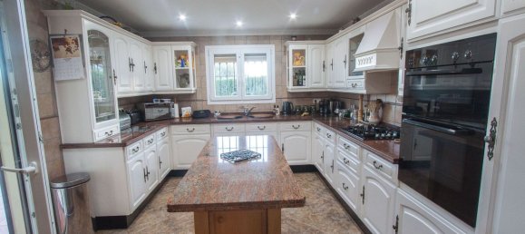 Villa de 4 dormitorios en Estepona, Spain No. 137148 27