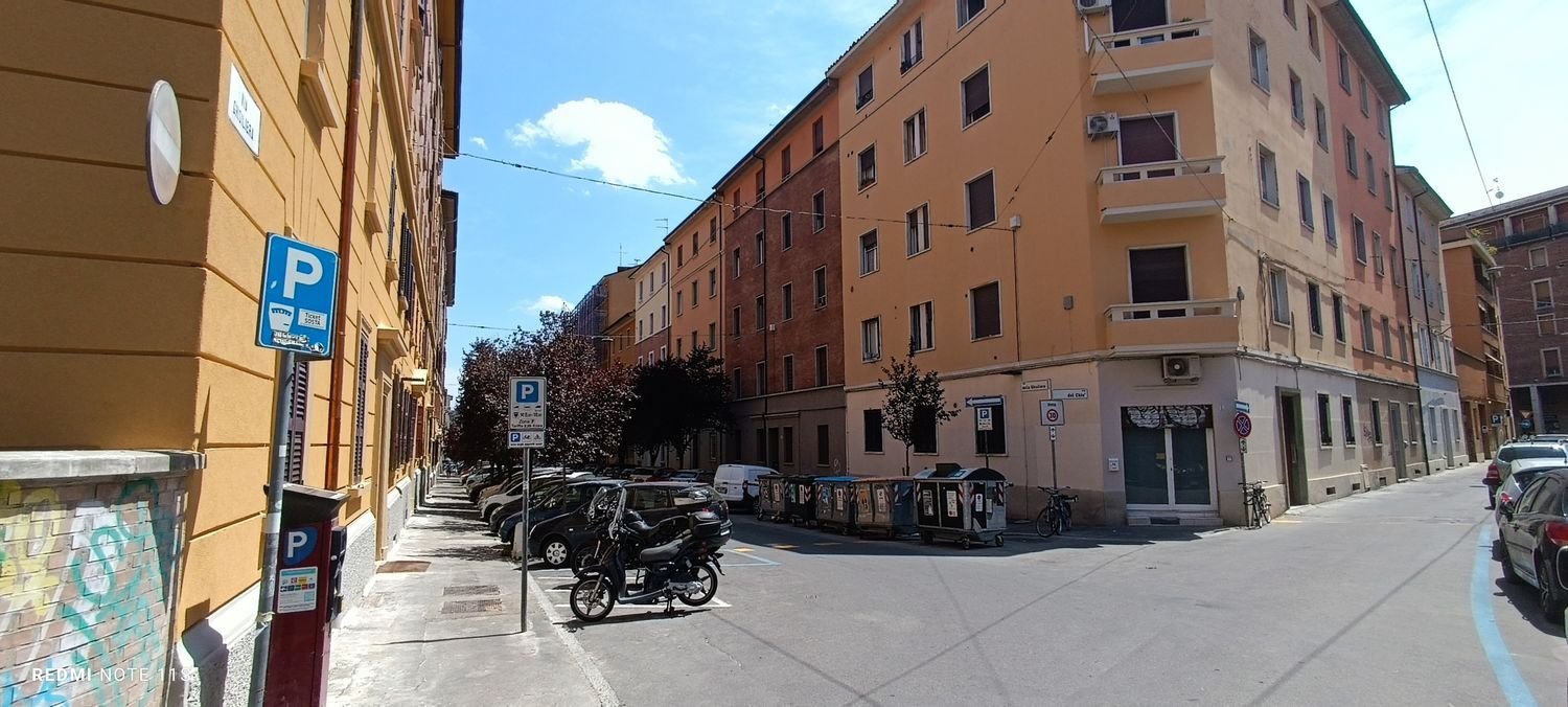 5 bedrooms Apartment in Bologna, Italy No. 389649