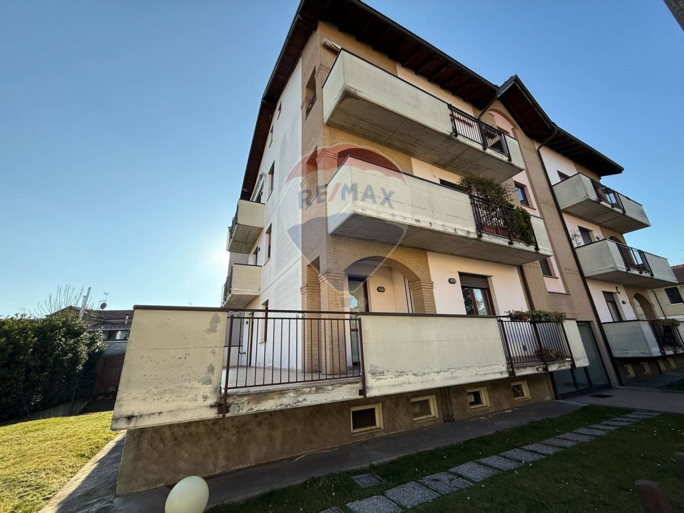 2 bedrooms Apartment in San Vittore Olona, Italy No. 131014
