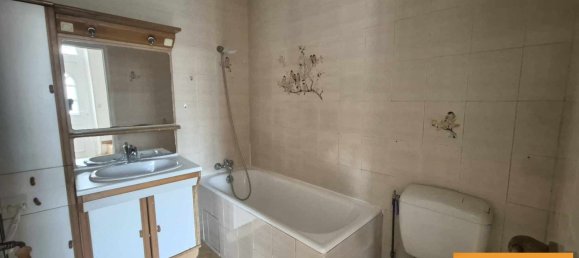 2 bedrooms Townhouse in Aubigny-sur-Nere, France No. 43835 3