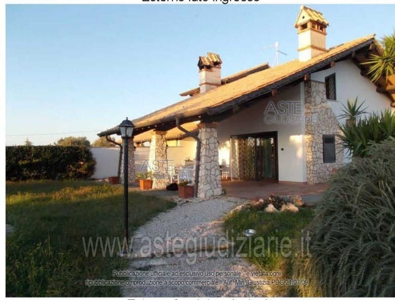 Квартира с 5 комнатами в Помеция, Италия № 272404