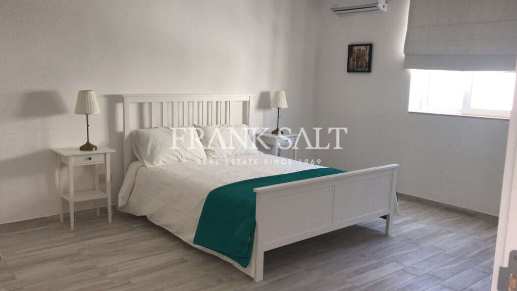 3 bedrooms Penthouse in Sliema, Malta No. 9534