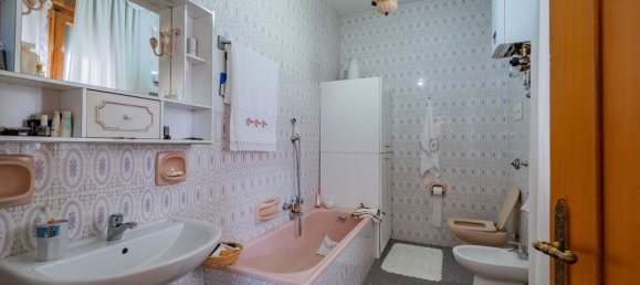 4 Schlafzimmer Wohnung in Jesolo, Italy, Nr. 323333 12
