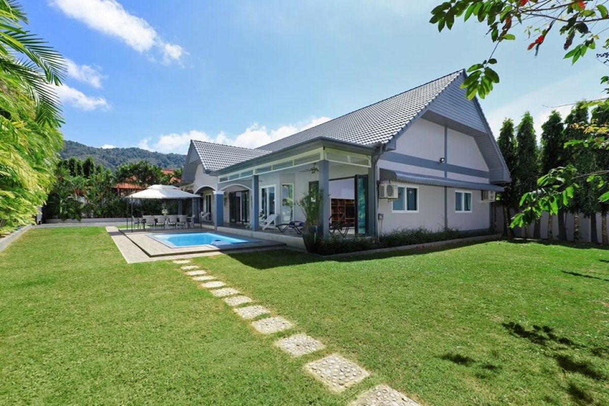 5 bedrooms Villa in Kamala, Thailand No. 5885