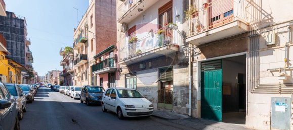 Квартира с 5 спальнями в Катания, Италия № 331557 3