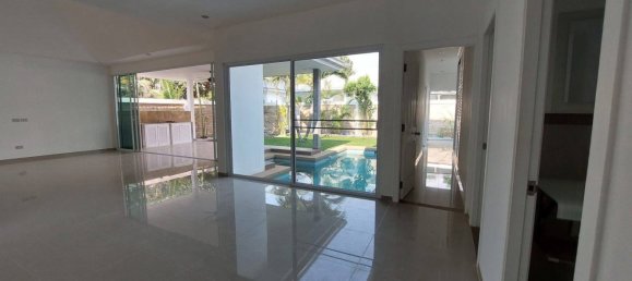 3 Schlafzimmer Villa in Pattaya, Thailand, Nr. 82678 7