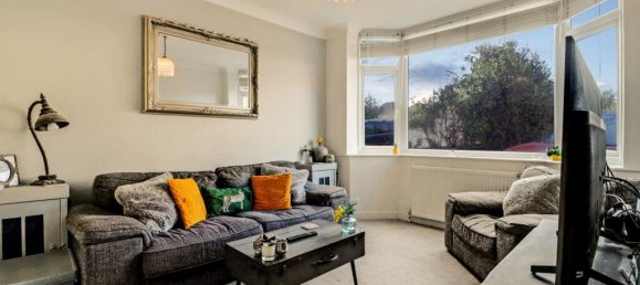 3 bedrooms House in Guildford, United Kingdom No. 13790 5