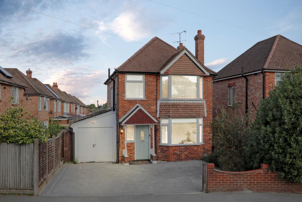 3 bedrooms House in Guildford, United Kingdom No. 13790