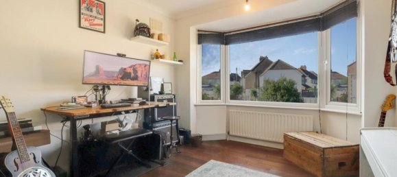 3 bedrooms House in Guildford, United Kingdom No. 13790 7