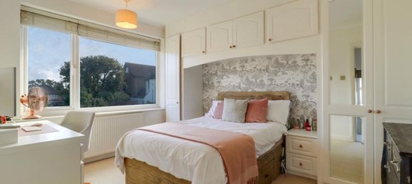 3 bedrooms House in Guildford, United Kingdom No. 13790 6