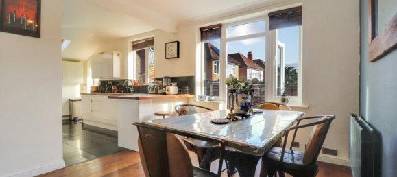 3 bedrooms House in Guildford, United Kingdom No. 13790 3