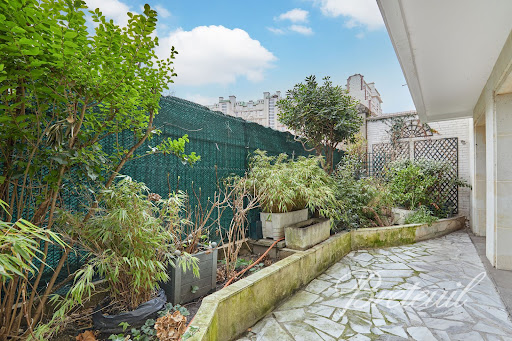 1 bedroom Apartment in Paris, France No. 164407