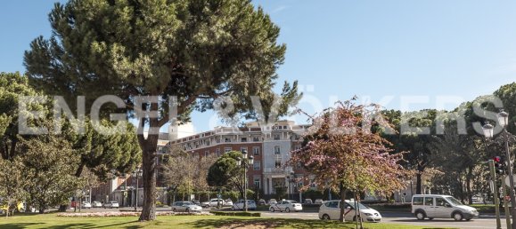 Apartamento de 4 dormitorios en Madrid, Spain No. 127397 4