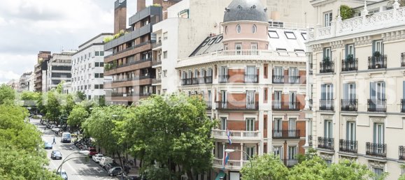Apartamento de 4 dormitorios en Madrid, Spain No. 127397 5