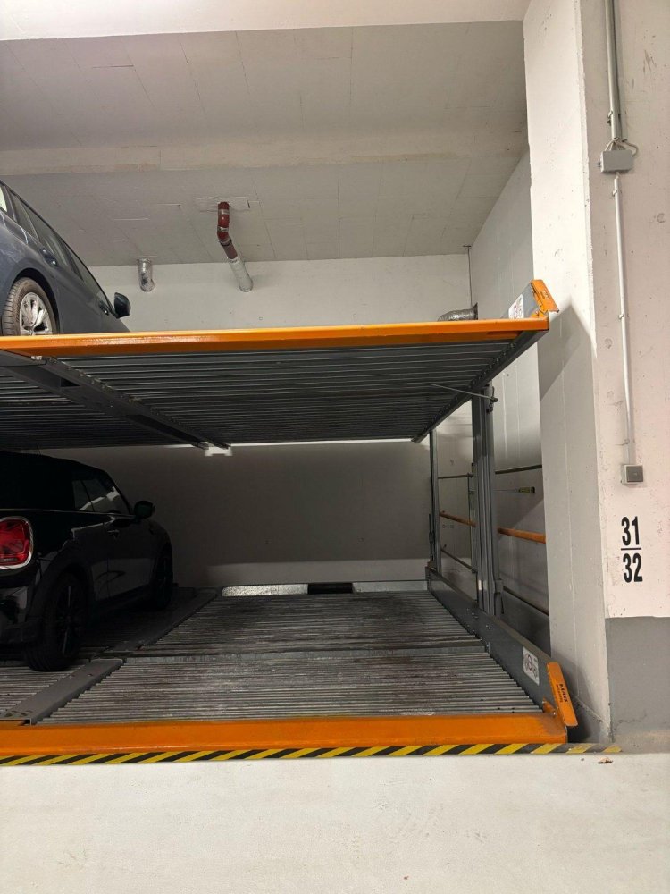 Estacionamiento en Wurzburg, Germany No. 359763