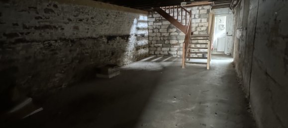 458m² Building in Vannes, France No. 274276 4