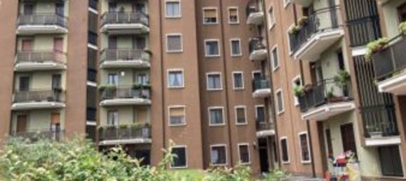 2-salle Appartement à Trezzano sul Naviglio, Italy No. 6288 2