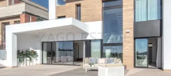 4 bedrooms Villa in Alicante, Spain No. 190540 2