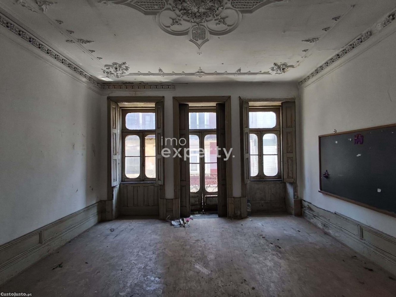 174m² Building in Porto, Portugal No. 220638