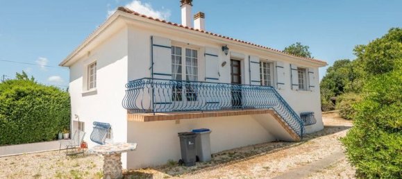 3 bedrooms House in Charente-Maritime, France No. 296107 7