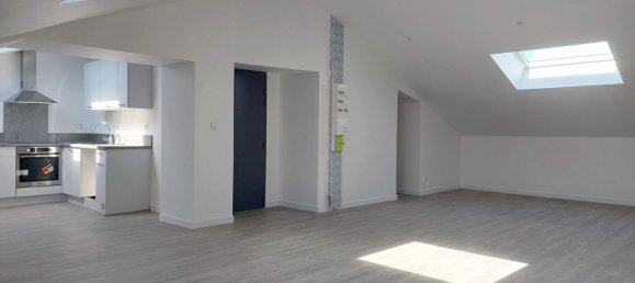 2 bedrooms Apartment in Bourges, France No. 100472 4