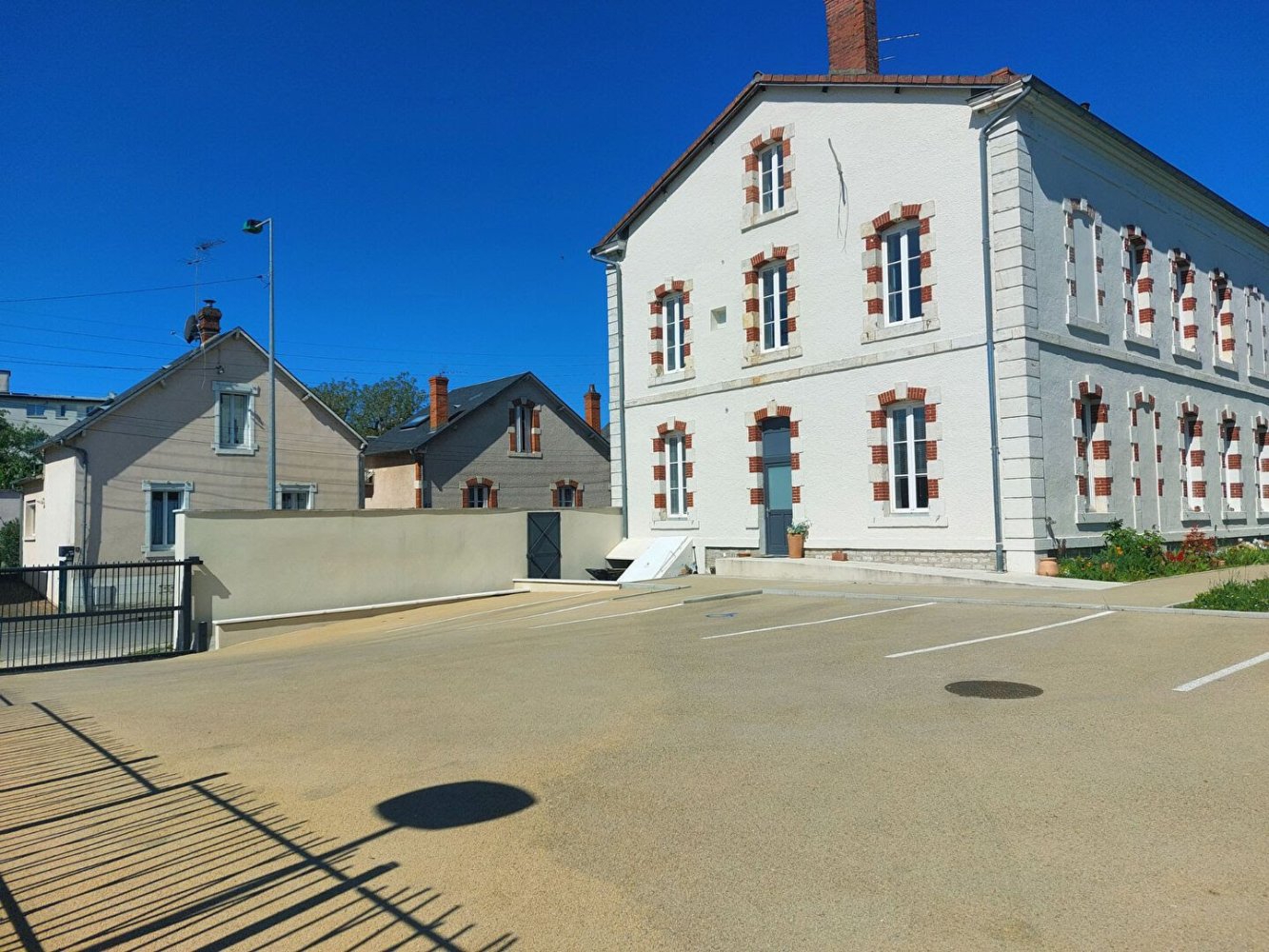 2 bedrooms Apartment in Bourges, France No. 100472