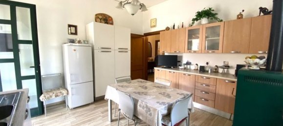 3-salle Villa à Montecatini Terme, Italy No. 270269 9