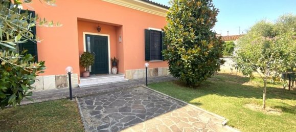 3-salle Villa à Montecatini Terme, Italy No. 270269 2