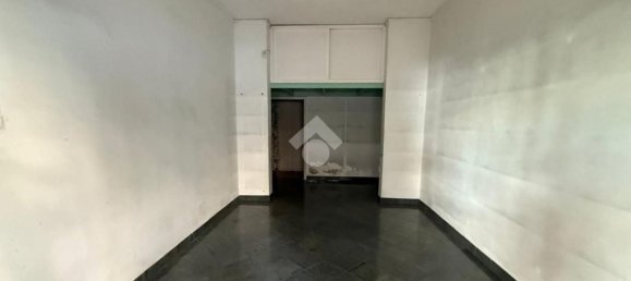 30m² Commercial property in Naples, Italy No. 300879 7