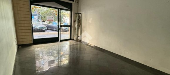 30m² Commercial property in Naples, Italy No. 300879 14
