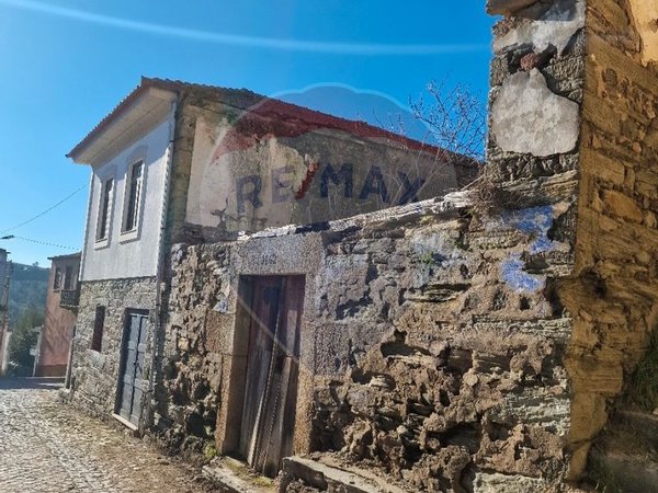 2 bedrooms House in Peso da Regua, Portugal No. 186009