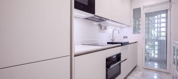 2 bedrooms Penthouse in Marbella, Spain No. 136790 18