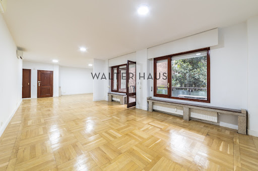 4 bedrooms Apartment in Madrid, Spain No. 278816