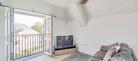 2 bedrooms Apartment in Crawley, United Kingdom No. 6276 7