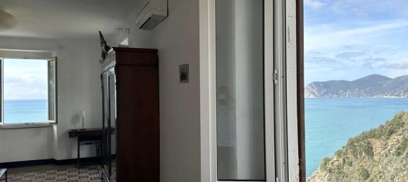 3-salle Appartement à Vernazza, Italy No. 121989 13