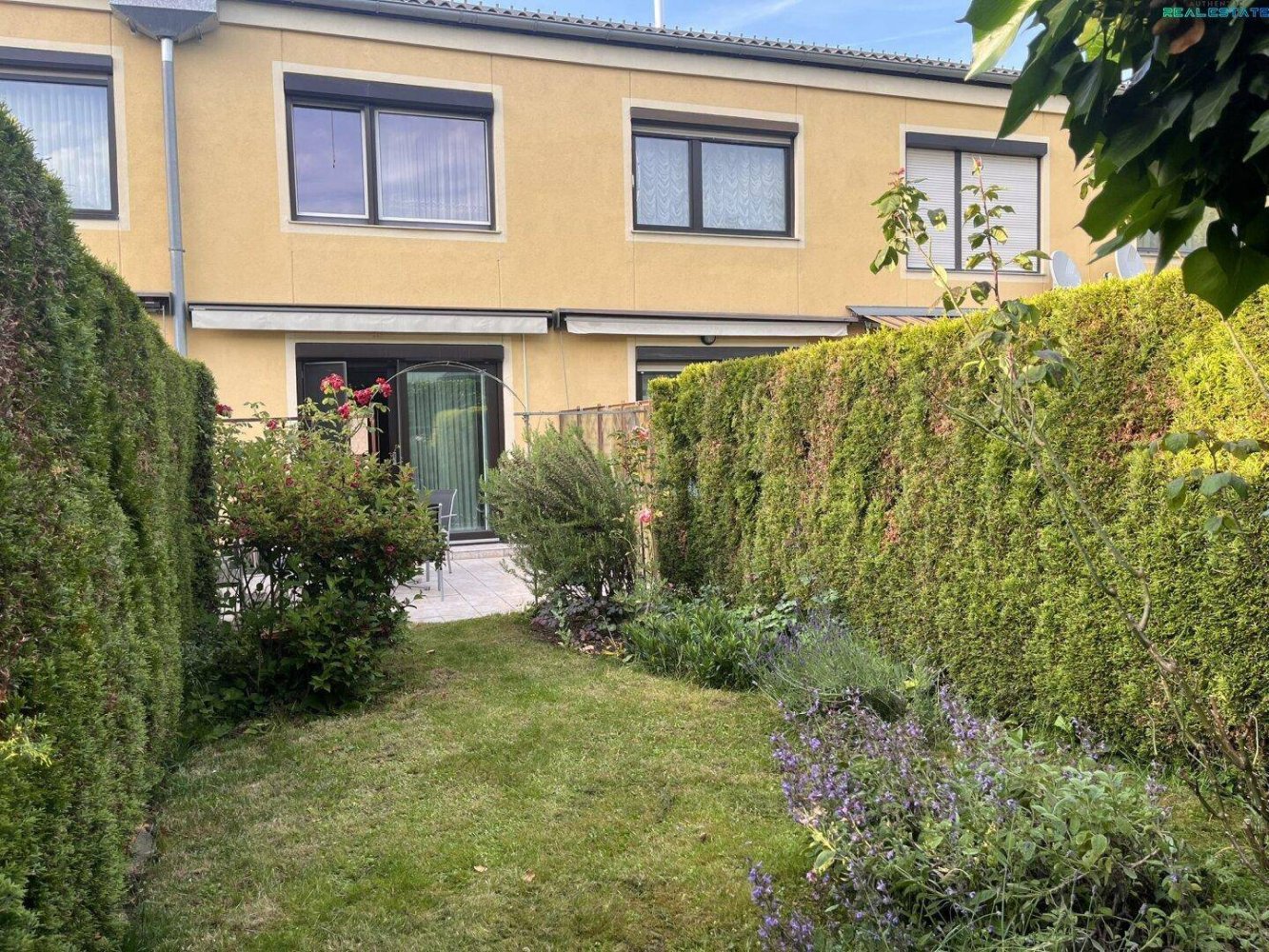 3 rooms Townhouse in Favoriten, Austria No. 177534