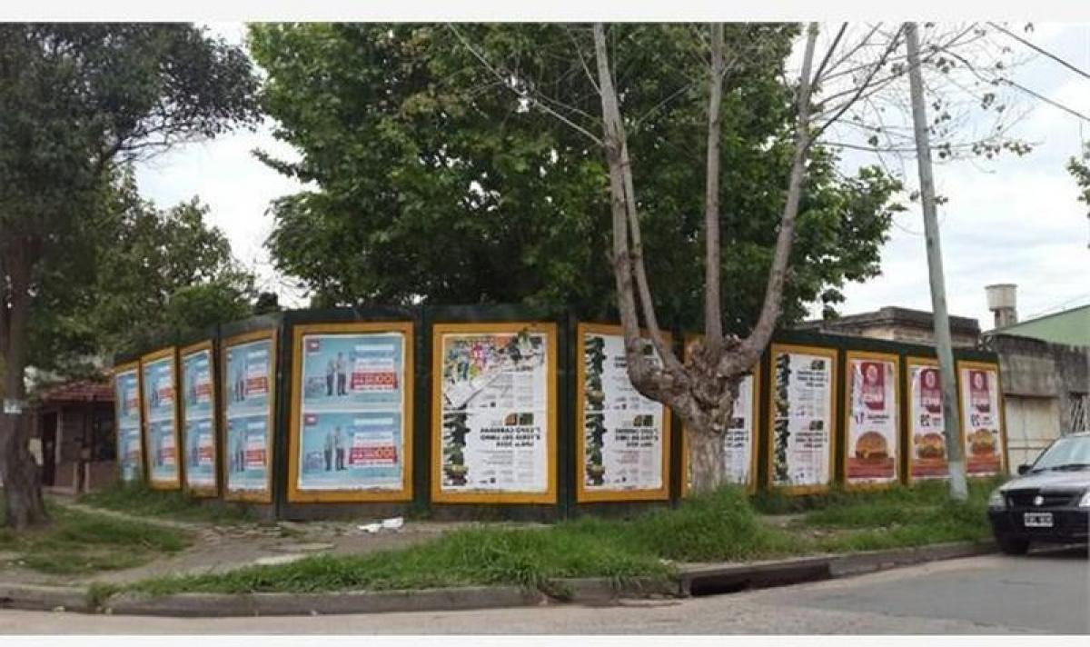 165m² Land in Lanus, Argentina No. 44128