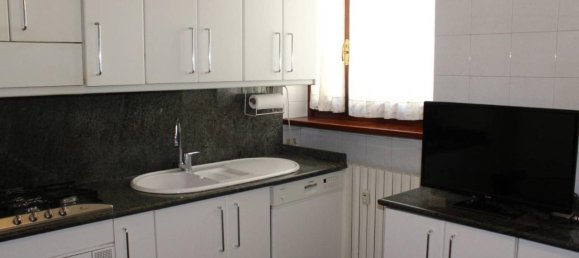 5 rooms Apartment in Turin, Italy No. 38039 4