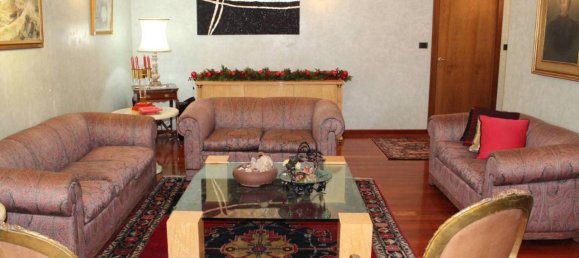 5 rooms Apartment in Turin, Italy No. 38039 38