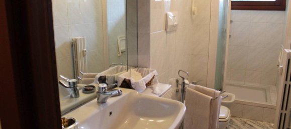 5 rooms Apartment in Turin, Italy No. 38039 18