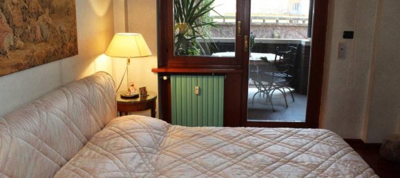 5 rooms Apartment in Turin, Italy No. 38039 10