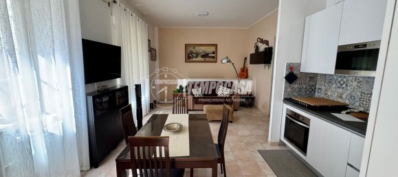 Apartamento de 2 dormitorios en Rome, Italy No. 372840 9