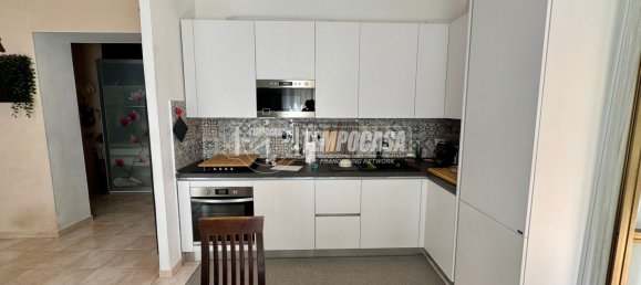 Apartamento de 2 dormitorios en Rome, Italy No. 372840 13