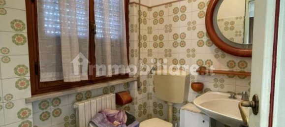 5 bedrooms Villa in Lucca, Italy No. 13876 2