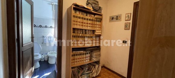 5 bedrooms Villa in Lucca, Italy No. 13876 11