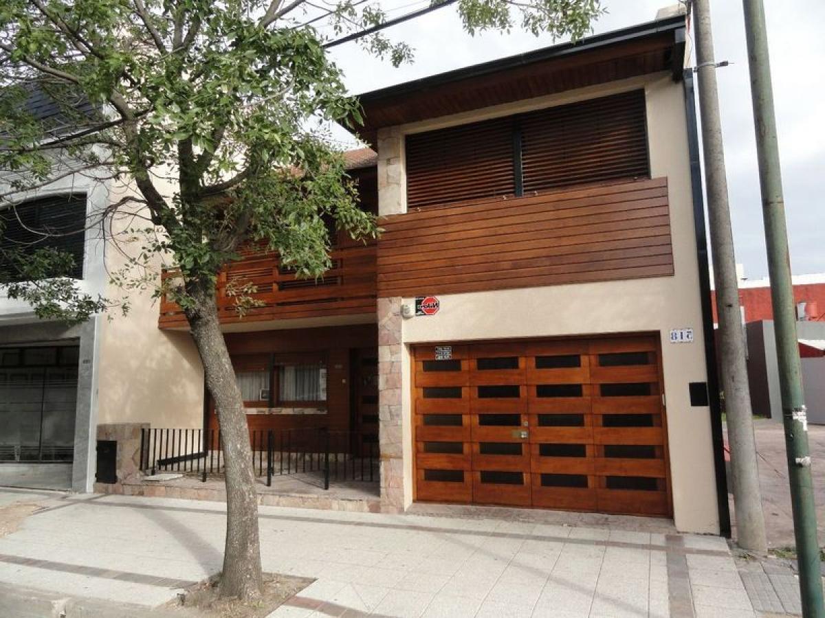 Bureau à Buenos Aires, Argentina No. 106330