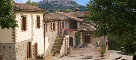 30 rooms House in Todi, Italy No. 55561 2