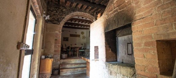 10 rooms House in Asciano, Italy No. 57594 34