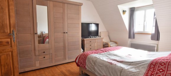 5 bedrooms House in Cast, France No. 206148 7